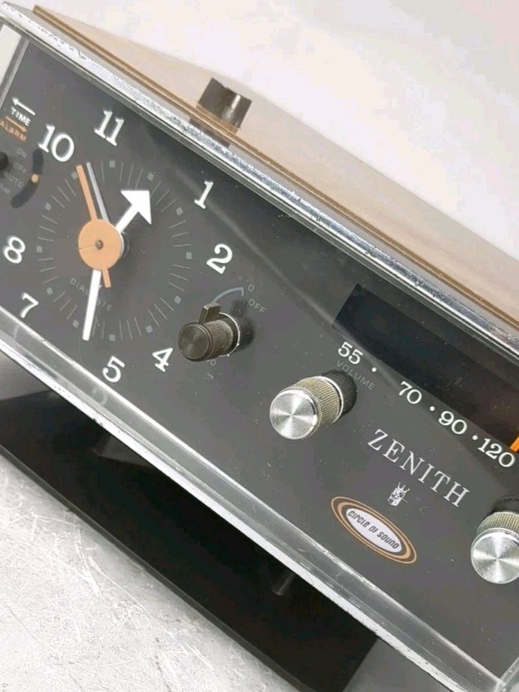 Vintage Zenith Circle of Sound AM Clock Radio B285W Dial-Lite Woodgrain Tested