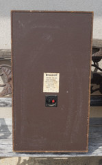 1980’s Sanyo SS-340 26″ Home Audio Floor Standing Walnut Speaker Pair 8 Ohm