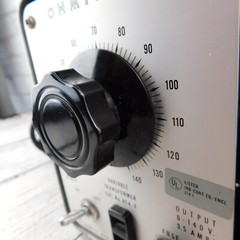 Vintage Ohmite VT4-F Variable Transformer 3.5 amp POWERS ON – NOT TESTED Clean