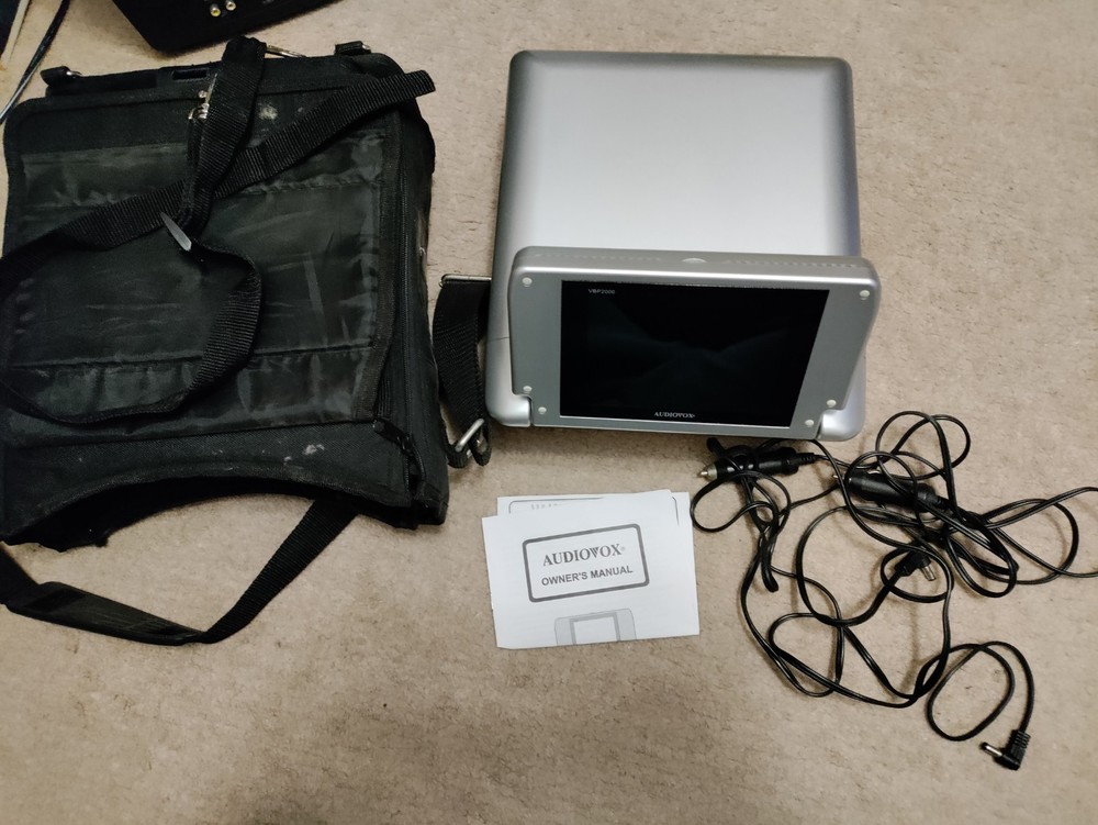 AudioVOX VBP2000 Portable VHS Player LCD Monitor Consolefor Parts