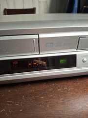 Toshiba SD-V392SUA Hi-Fi VHS VCR Deck/DVD Video Player Silver No Remote Tested