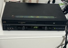JVC HR-XVC20U Hi-Fi VHS/DVD VCR Combo Player WORKS Remote LP21036-027A