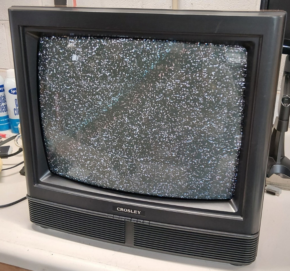 CROSLEY – 19″ Vintage Color CRT TV RETRO GAMING- MODEL-19Y403-00AA