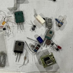 Vintage Mixed Lot Of Electronic Components Resistors Capacitors Transistors TV