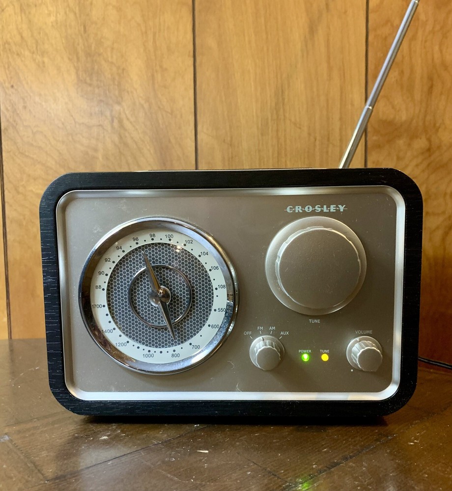 CROSLEY RADIO – SOLO. AM/FM/AUX RECEIVER. MCM RETRO STYLE. Model Cr221