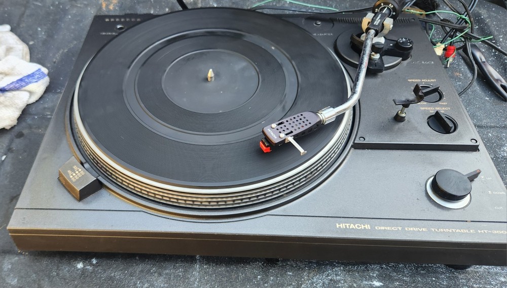 Hitachi Direct Drive Turntable HT-350 Great Cosmetic And Working Condition Japan