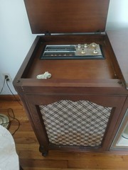 Vintage Zenith TV Radio Record Player Cabinet Built in Speakers