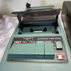 BELL & HOWELL Cassette Player/Recorder Model 3081B Educator Series W Case Read
