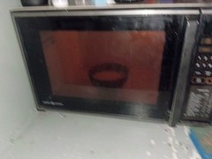 a vintage general electric 1980s microwave