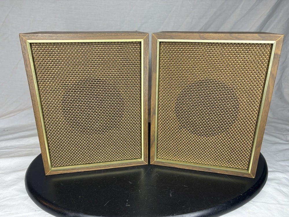 Vintage Sound Design Speaker System Model 604 Wood Box Wired Japan Set Of 2