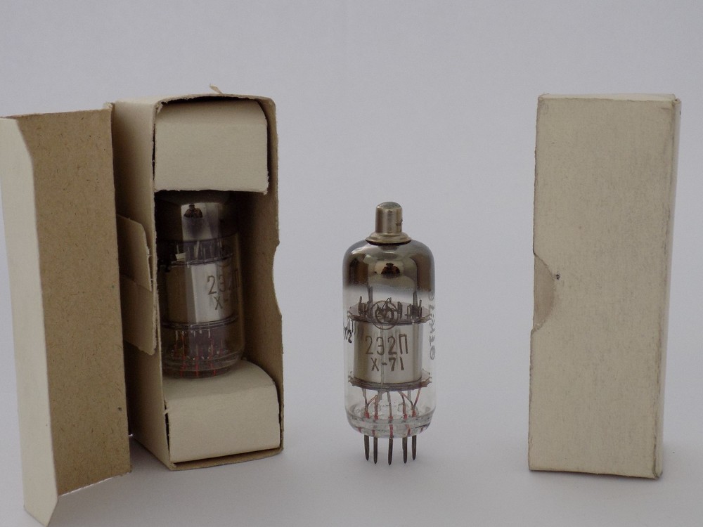 1x Soviet 2E2P – Electrometric Double TetrodeTube With Common Cathode 2Э2П 2Е2П