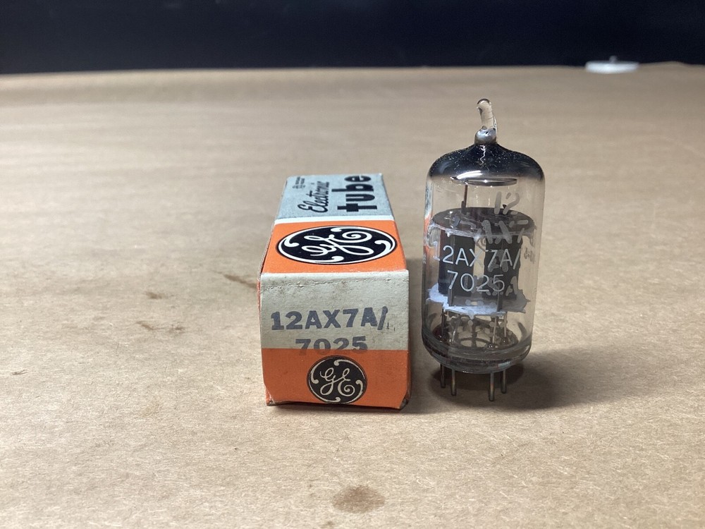General Electric GE 12AX7A / 7025 tube #112H111*CO