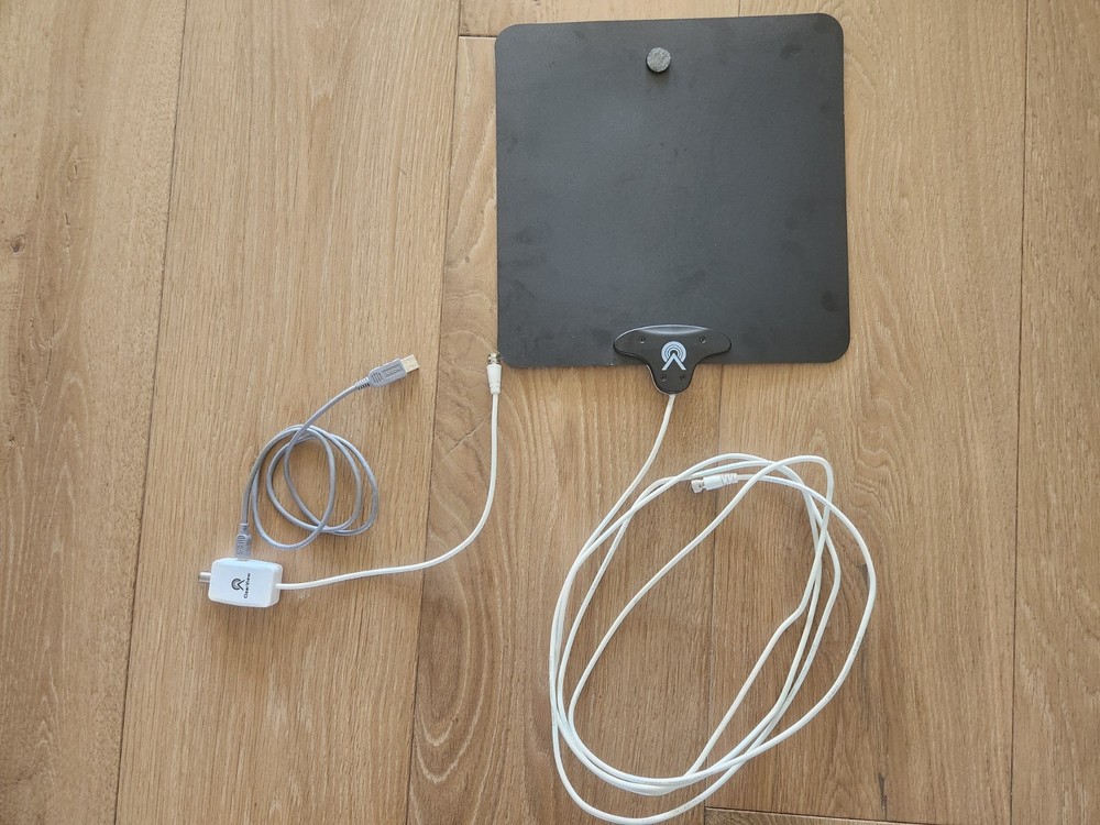 Clearview Portable TV Antenna White 10 ft / 1 ft Coaxial Cable, 3.3 ft USB Mini