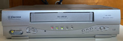 Emerson EWV403 VHS VCR Player Recorder Plays Great (Record Not Tested) NO REMOTE
