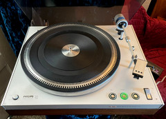 Great Condition Vintage Philips 212 Electronic Turntable -Cleaned and Serviced