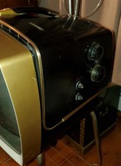 Rare 1950’s Portable RCA Victor Deluxe Television & Original Stand Works! Deco