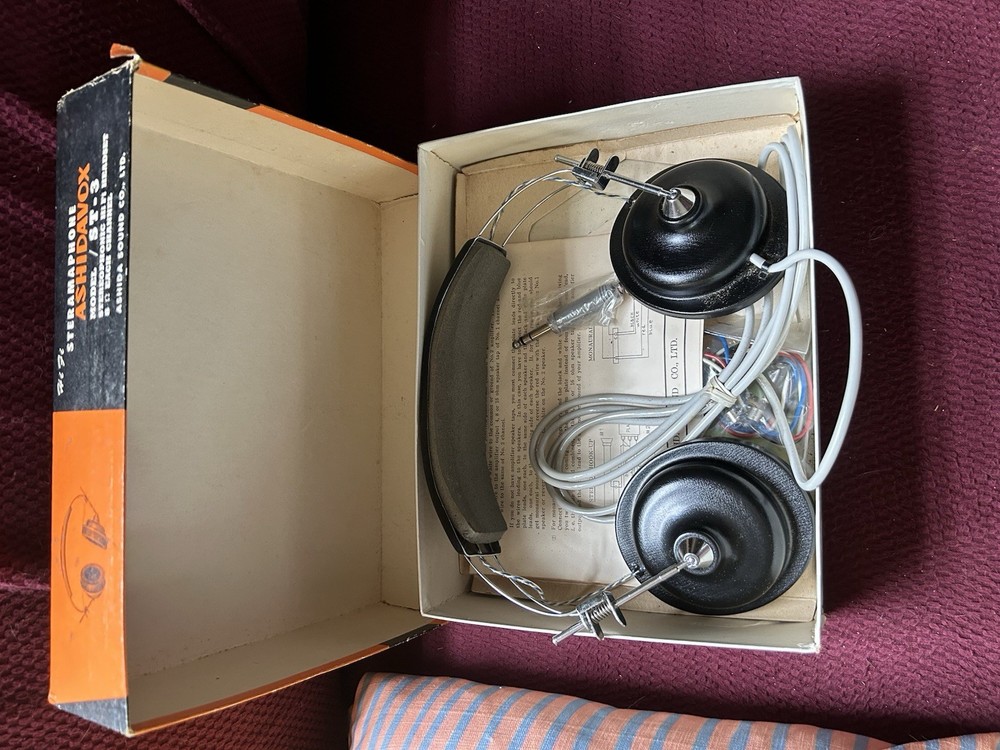 Vintage Japanese Headphone set…works! In ORIGINAL box!