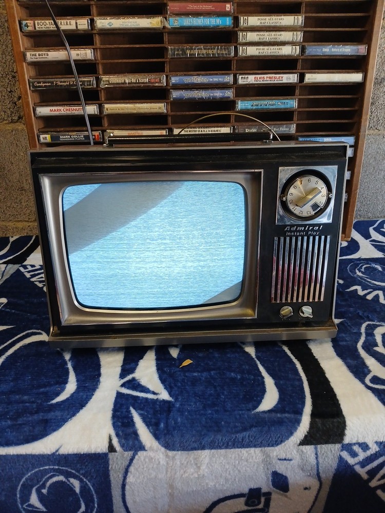 Admiral 7P437 Solid State Television Black & White TV 9” Screen Powers On As Is
