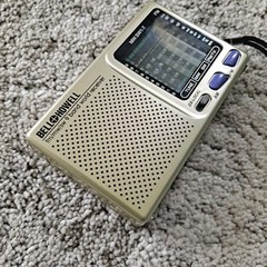 Vntg Bell & Howell FM/MW/SW 9 Band World Receiver Transistor Radio Portable