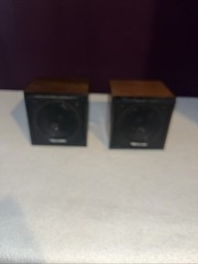 2 Realistic Minimus 0.3 Cat. 40-1250A Shelf Speaker 7 Watts Walnut Veneer L@@k!