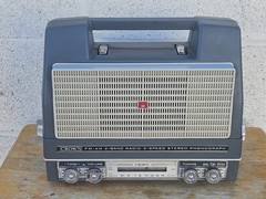 Vintage Crown STP-80F Stereo Phonograph Radio Turntable Record Player