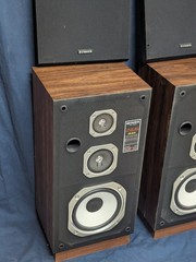 Fisher DS-810 3-Way Bass Reflex Hi-Fi Studio Standard 5-50W 8 OHM Speaker (Pair)
