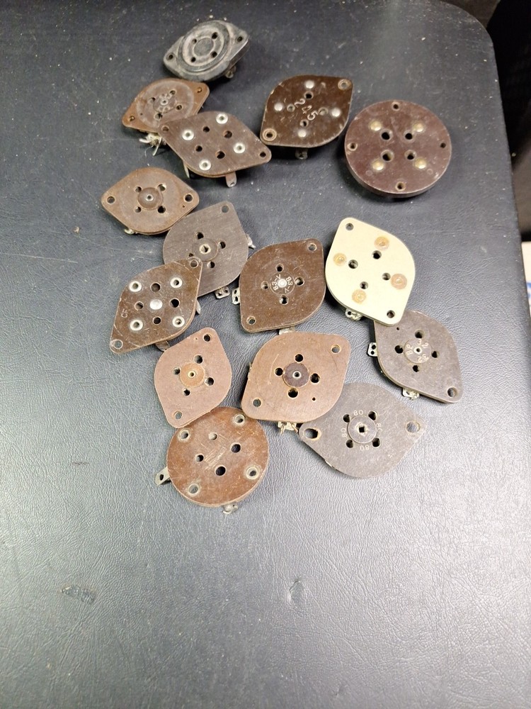 Vintage 4-pin Vacuum Tube Sockets Assorted 01A
