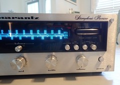 Vintage Marantz Model 2220B Stereo Receiver with Owner’s Manual in Exc Condition
