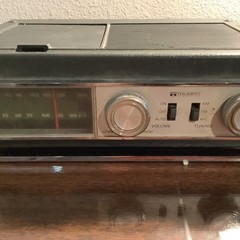 Vintage Triumph Model 820 AM FM Clock Radio Japan 10 Transistor Radio Works