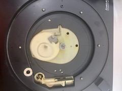 Mitsubishi MGA DP-200 Turntable. For Parts Only.