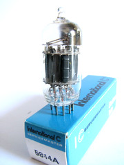 One 1950s Raytheon 5814A (ECC82 12AU7) Tube – Black Plates, 3 Mica, Top [ ]