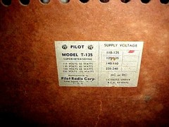 ANTIQUE RADIO RARE PILOT MODEL T-135 GIANT TABLE MODEL AM-SW WORKS