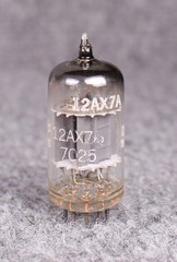 (1) Mullard 7025 ECC83 12AX7 Tube (GE Branded) NOS NIB!