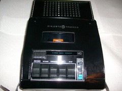 Vintage GE Portable Cassette Tape Recorder Attention Collectors Model 3-5120