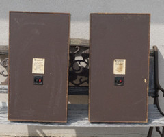 1980’s Sanyo SS-340 26″ Home Audio Floor Standing Walnut Speaker Pair 8 Ohm