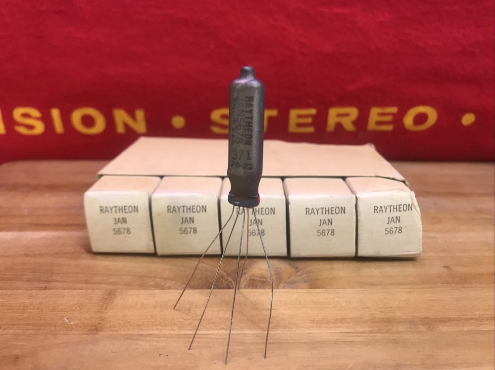Raytheon JAN 5678 VACUUM TUBE NOS/NIB ( QTY 5 )