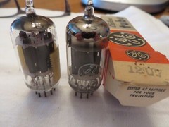 Radio tubesTwo12u7 General Electric and unkown with copper posts Test results