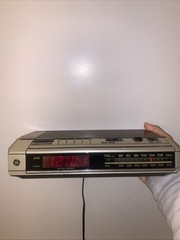 GE Digital Clock Radio Vintage General Electric 7-4634B AM/FM Snooze -Tested-