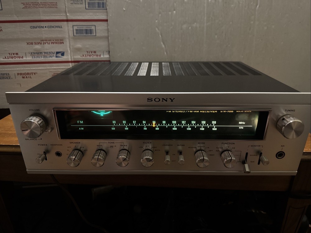Sony STR-7055 Vintage AM/FM Stereo Receiver TESTED