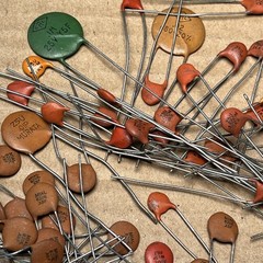 Sprague-AB-Mial-AECeramic Disc Capacitor Lot ASST Voltage Up To 1KV 94 Pcs.