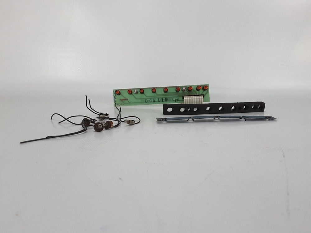 MCINTOSH C32 PREAMPLIER PARTS: PUSH BUTTON SW IND PC BOARD 045-119 BULBS