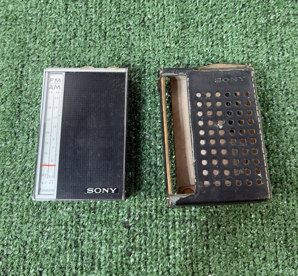 Vintage Sony TFM-825 AM/FM Transistor Radio MI Made In Tokyo Japan 1964 Clean