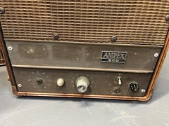 Pair of Vintage Ampex 620 Tube Amplifier Speaker Suitcase Powered FOR PARTS