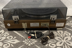 Realistic LAB-300 Belt Drive Turntable