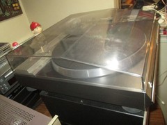 Vintage Mitsubishi LT-22 PLL Quartz Logic Controlled Linear Tracking Turntable