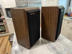 Cerwin Vega AT-8 Vintage 2-WAY Floor Speakers Refoamed Woofers Tested Late 1980s