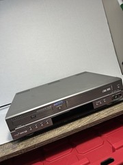 Samsung DVD-V2000 DVD/VCR Combo Player, VHS & DVD, Hi-Fi Stereo 4-Head