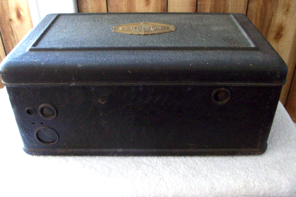Vintage “Atwater-Kent Radio / Cabinet Only” Good Solid Condition. / Free Ship