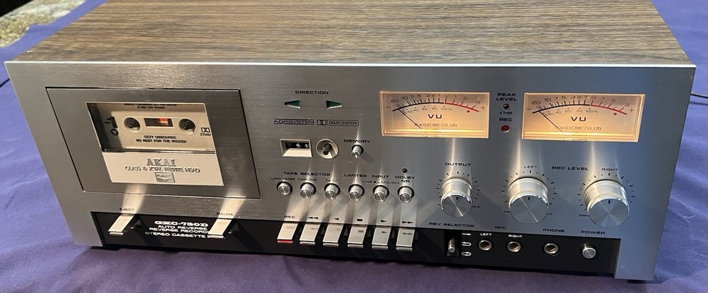 AKAI GXC-730D Auto Reverse Stereo Cassette Deck Glass Ferrite Head – See Video