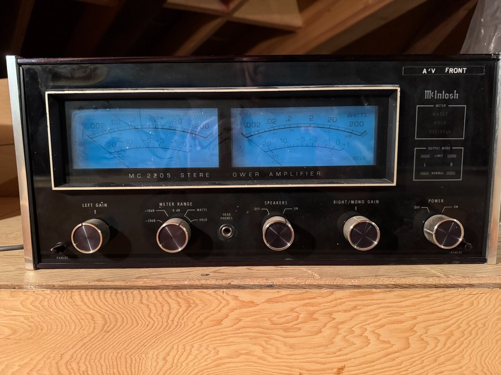 McIntosh MC2205 Solid State Amplifier – not tested